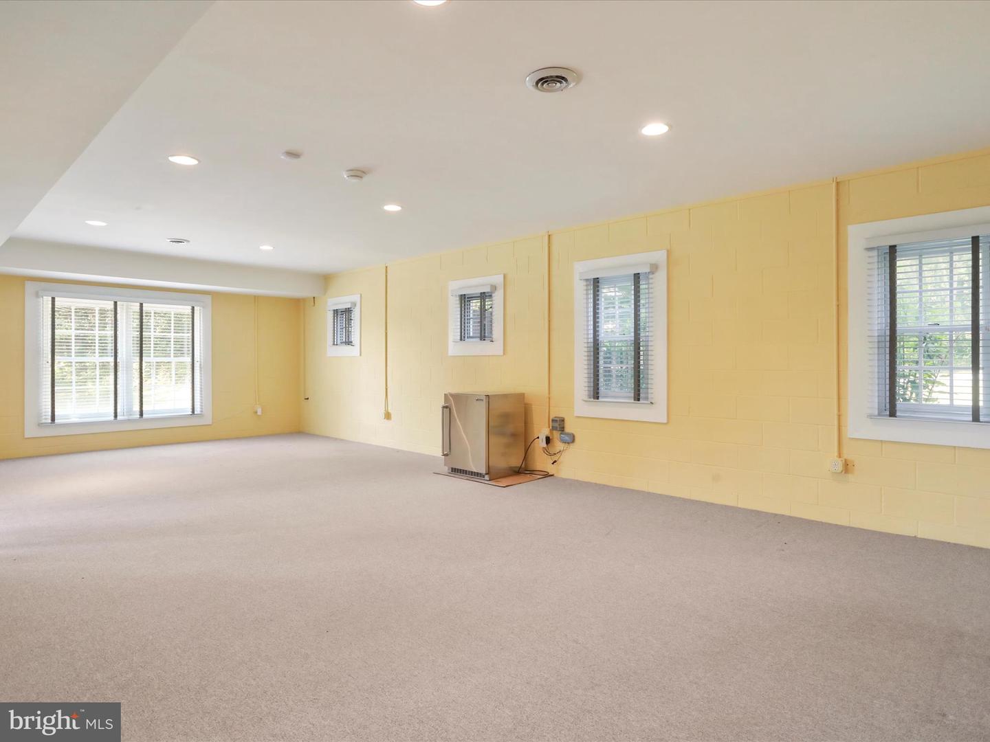 325 WINDSOR LN, WINCHESTER, Virginia 22602, 5 Bedrooms Bedrooms, ,4 BathroomsBathrooms,Residential,For sale,325 WINDSOR LN,VAFV2035416 MLS # VAFV2035416