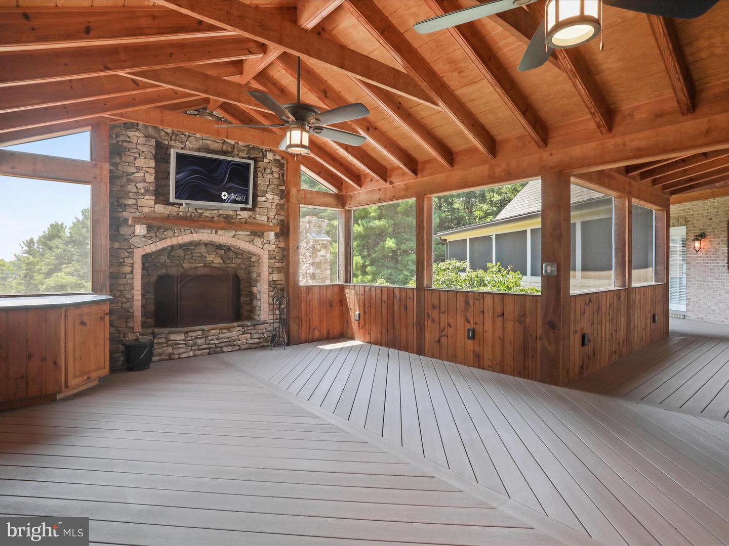 325 WINDSOR LN, WINCHESTER, Virginia 22602, 5 Bedrooms Bedrooms, ,4 BathroomsBathrooms,Residential,For sale,325 WINDSOR LN,VAFV2035416 MLS # VAFV2035416