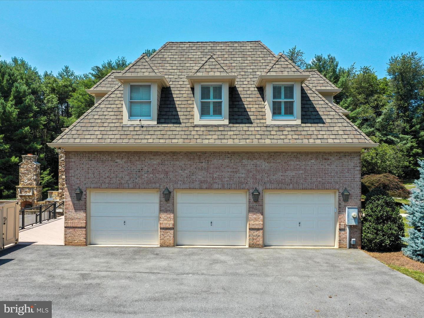 325 WINDSOR LN, WINCHESTER, Virginia 22602, 5 Bedrooms Bedrooms, ,4 BathroomsBathrooms,Residential,For sale,325 WINDSOR LN,VAFV2035416 MLS # VAFV2035416