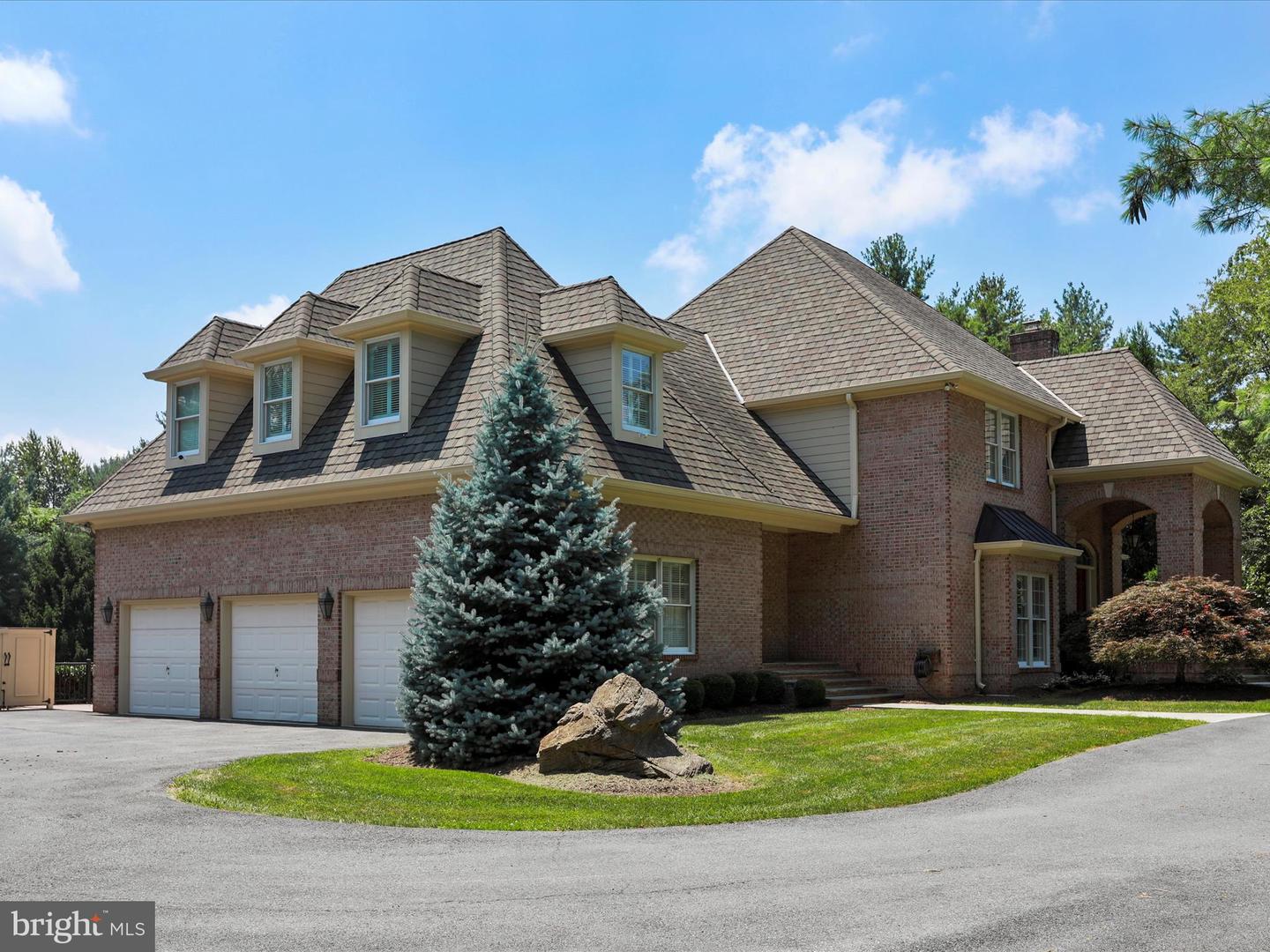 325 WINDSOR LN, WINCHESTER, Virginia 22602, 5 Bedrooms Bedrooms, ,4 BathroomsBathrooms,Residential,For sale,325 WINDSOR LN,VAFV2035416 MLS # VAFV2035416