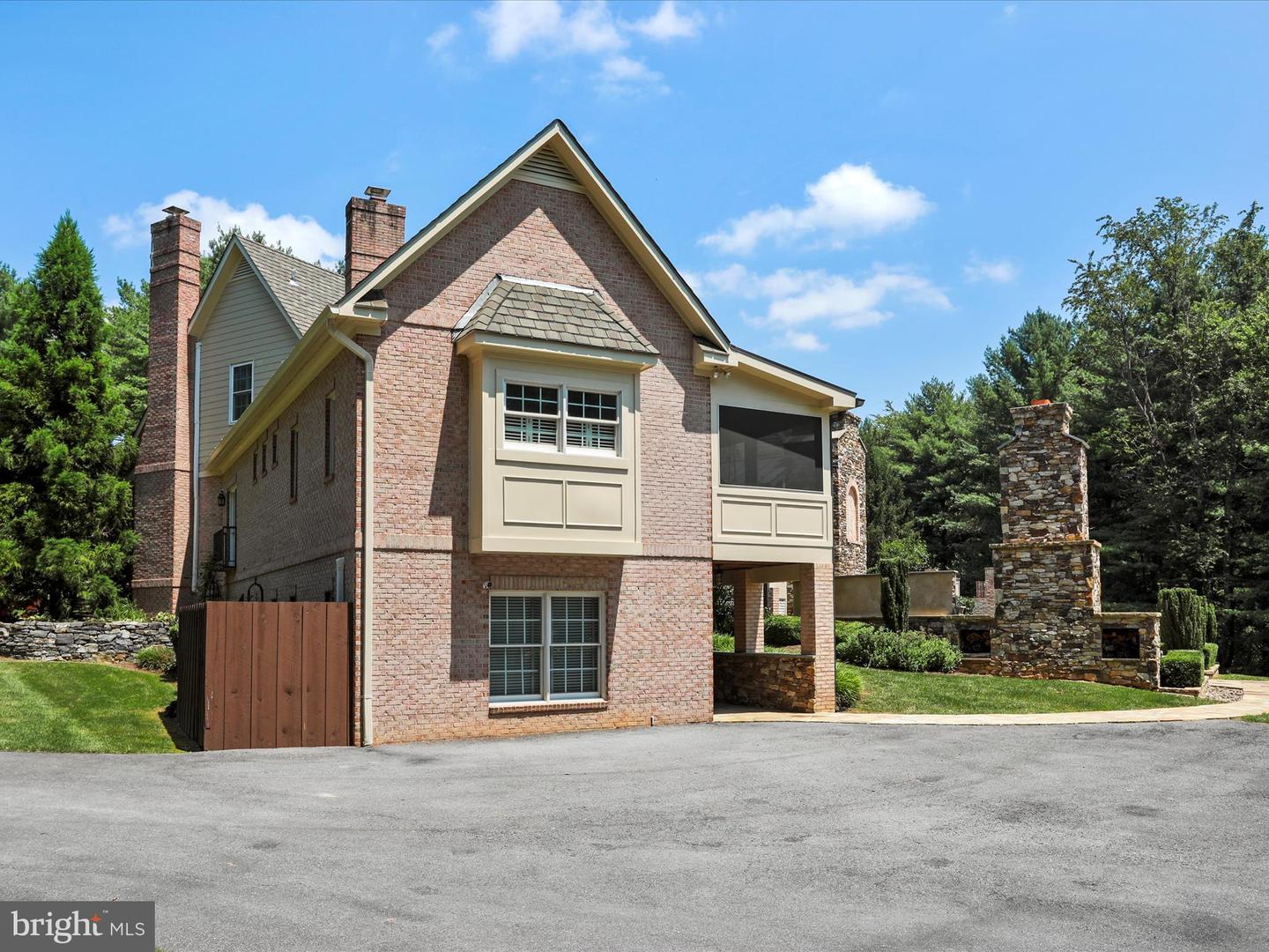 325 WINDSOR LN, WINCHESTER, Virginia 22602, 5 Bedrooms Bedrooms, ,4 BathroomsBathrooms,Residential,For sale,325 WINDSOR LN,VAFV2035416 MLS # VAFV2035416