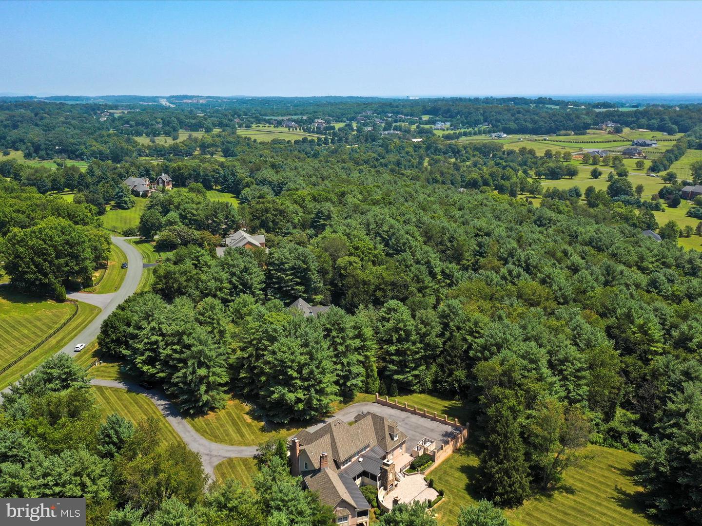 325 WINDSOR LN, WINCHESTER, Virginia 22602, 5 Bedrooms Bedrooms, ,4 BathroomsBathrooms,Residential,For sale,325 WINDSOR LN,VAFV2035416 MLS # VAFV2035416