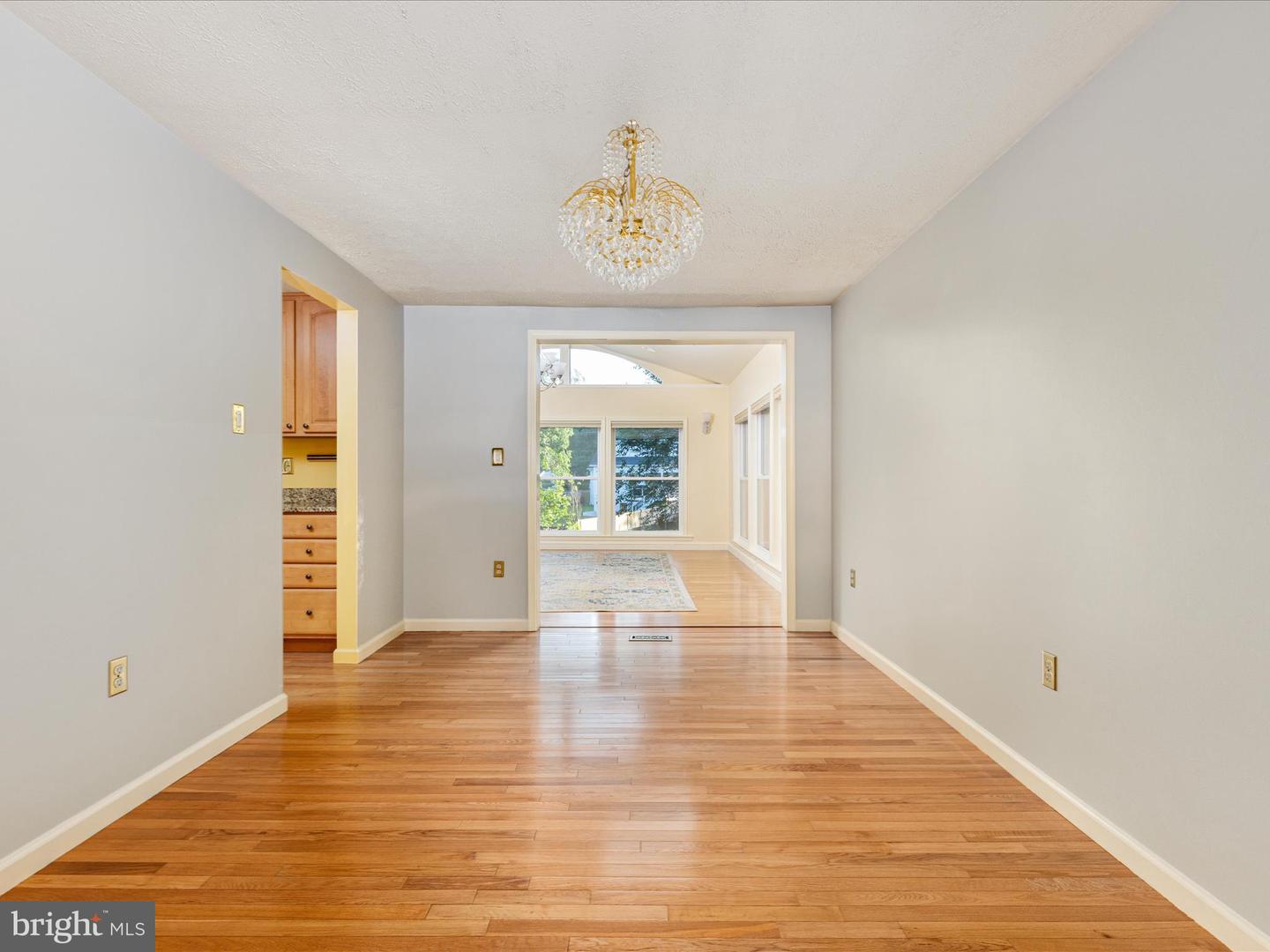 2804 PEPPERWOOD CT, VIENNA, Virginia 22181, 5 Bedrooms Bedrooms, ,3 BathroomsBathrooms,Residential,For sale,2804 PEPPERWOOD CT,VAFX2255738 MLS # VAFX2255738
