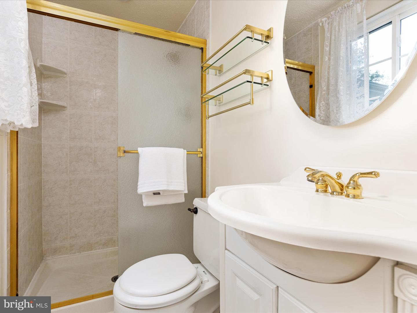 2804 PEPPERWOOD CT, VIENNA, Virginia 22181, 5 Bedrooms Bedrooms, ,3 BathroomsBathrooms,Residential,For sale,2804 PEPPERWOOD CT,VAFX2255738 MLS # VAFX2255738
