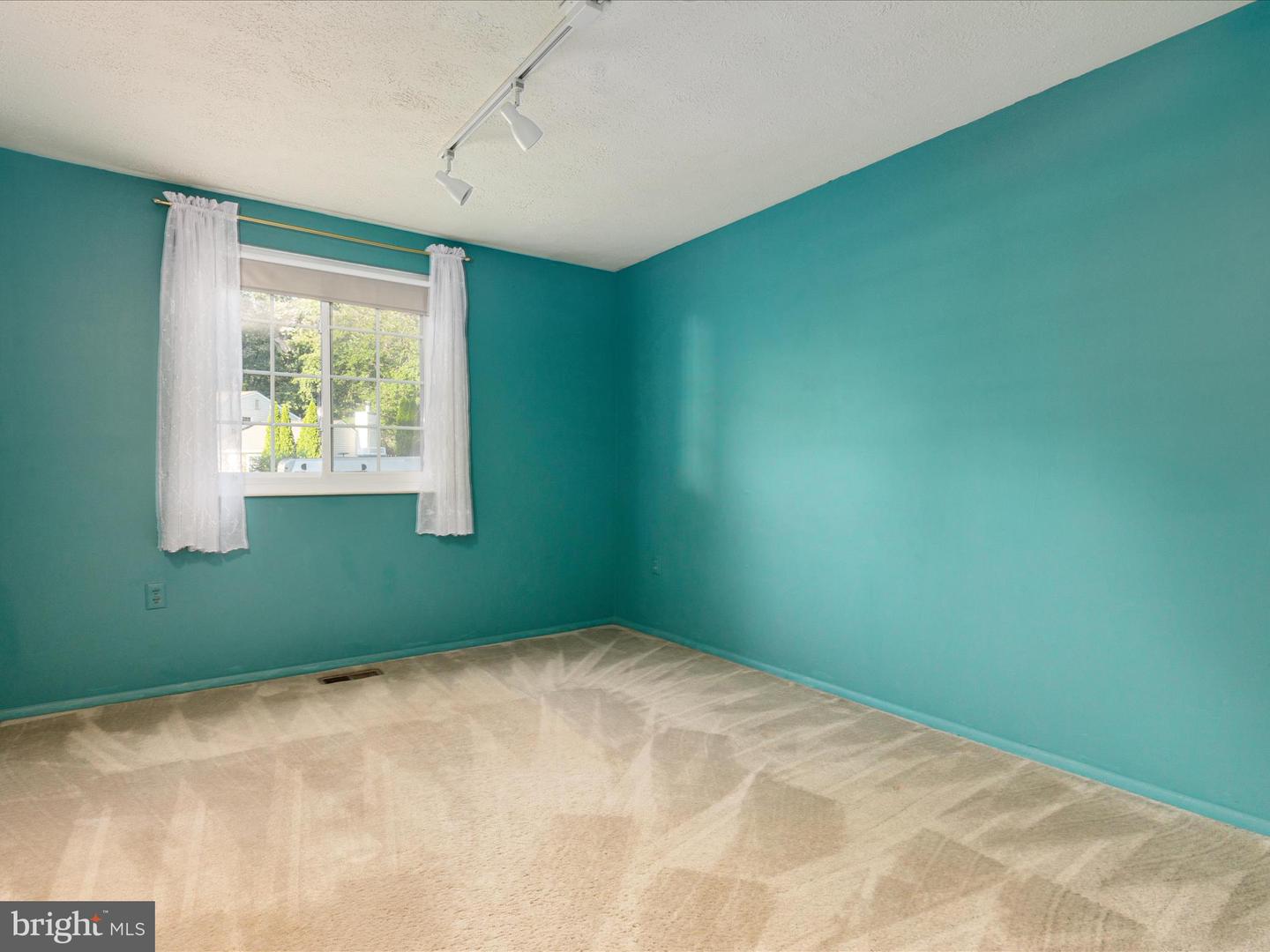 2804 PEPPERWOOD CT, VIENNA, Virginia 22181, 5 Bedrooms Bedrooms, ,3 BathroomsBathrooms,Residential,For sale,2804 PEPPERWOOD CT,VAFX2255738 MLS # VAFX2255738
