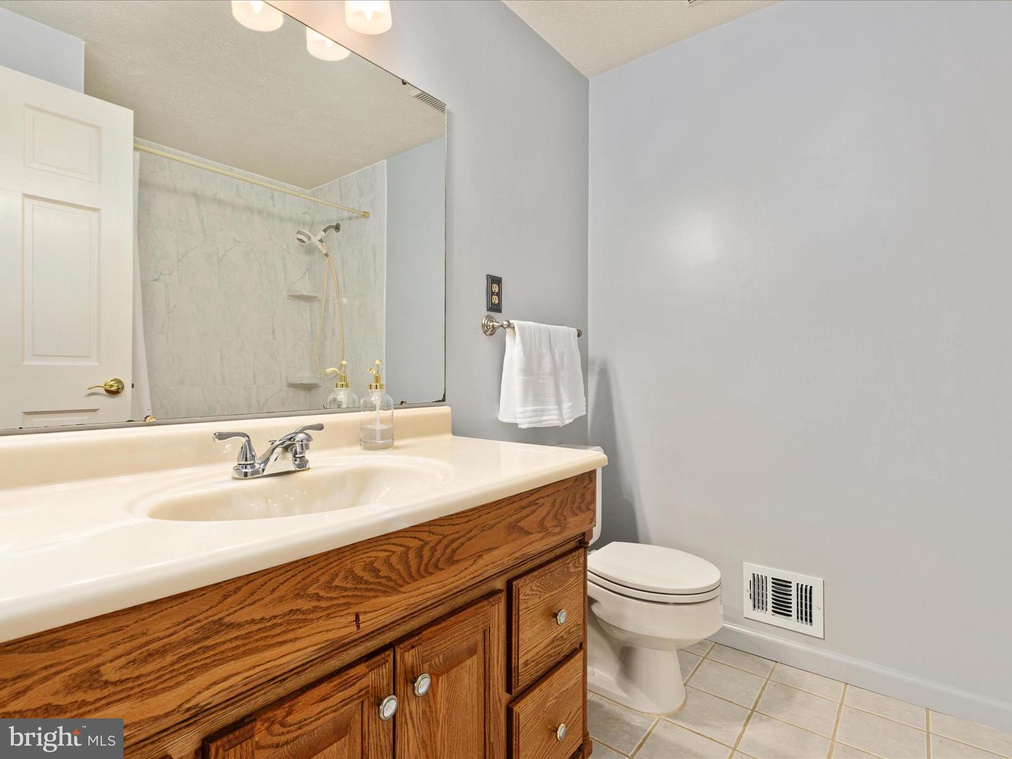 2804 PEPPERWOOD CT, VIENNA, Virginia 22181, 5 Bedrooms Bedrooms, ,3 BathroomsBathrooms,Residential,For sale,2804 PEPPERWOOD CT,VAFX2255738 MLS # VAFX2255738
