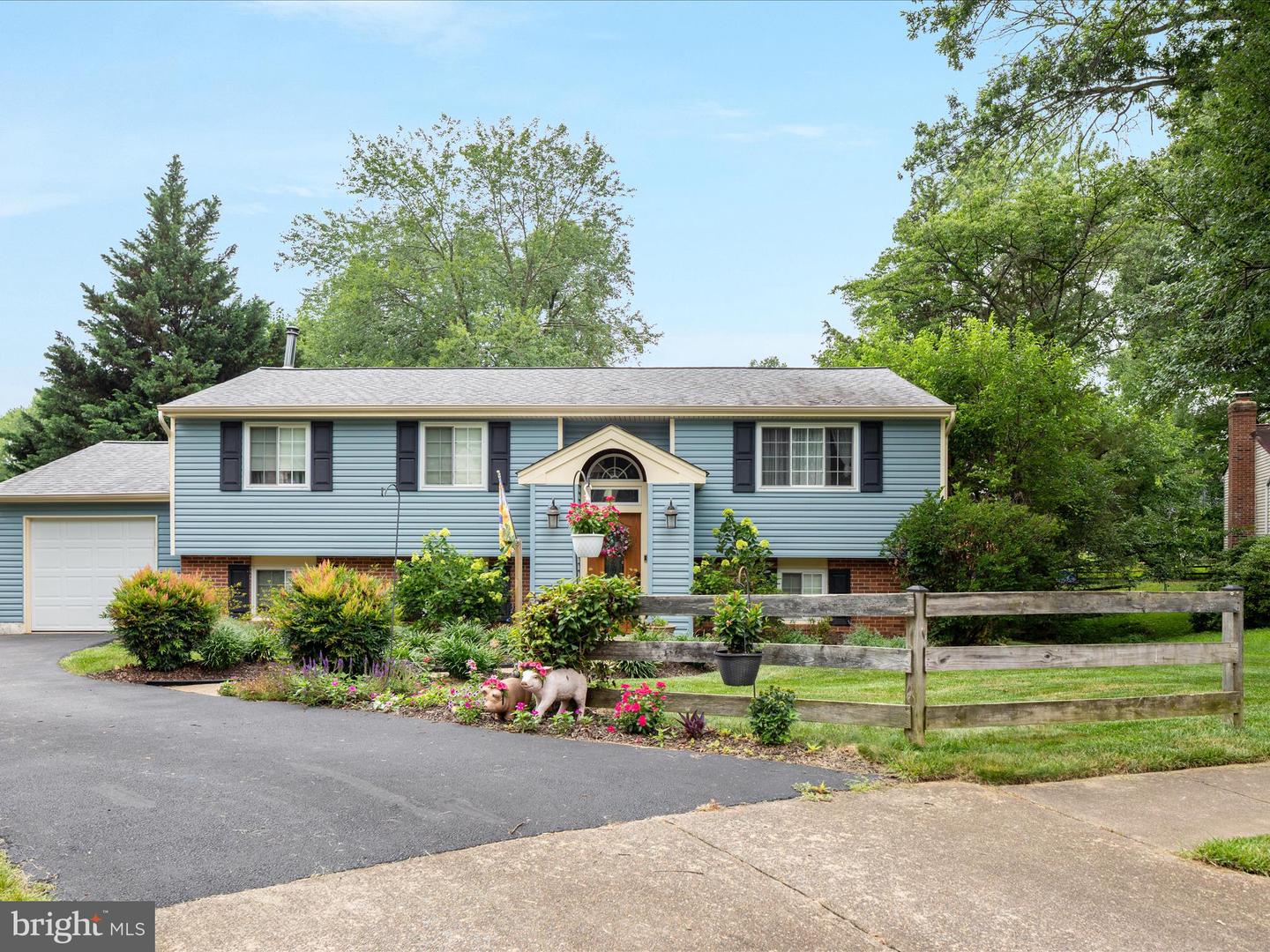 2804 PEPPERWOOD CT, VIENNA, Virginia 22181, 5 Bedrooms Bedrooms, ,3 BathroomsBathrooms,Residential,For sale,2804 PEPPERWOOD CT,VAFX2255738 MLS # VAFX2255738
