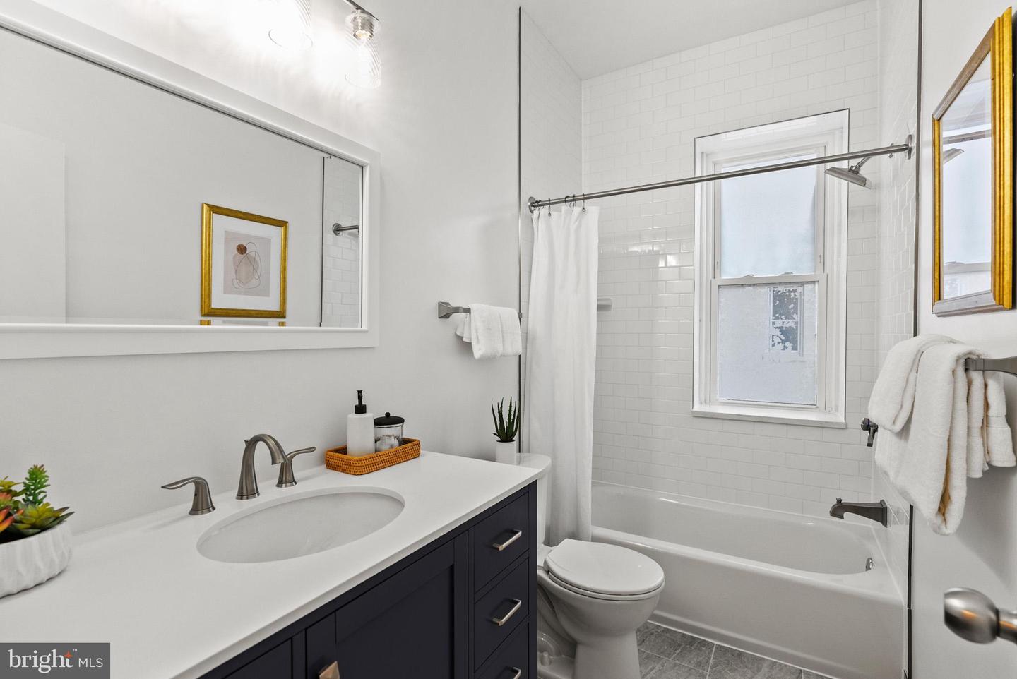 1851 COLUMBIA RD NW #305, WASHINGTON, District Of Columbia 20009, 1 Bedroom Bedrooms, ,1 BathroomBathrooms,Residential,For sale,1851 COLUMBIA RD NW #305,DCDC2210666 MLS # DCDC2210666