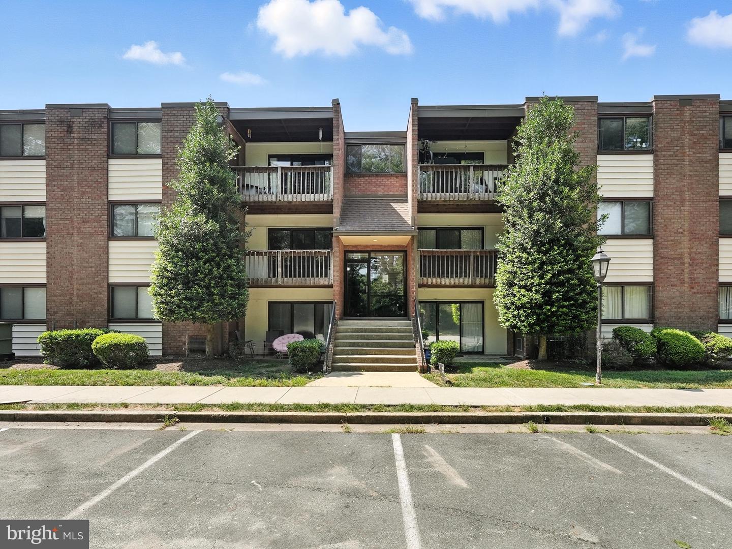 10723 W WEST DR #103, FAIRFAX, Virginia 22030, 2 Bedrooms Bedrooms, ,1 BathroomBathrooms,Residential,For sale,10723 W WEST DR #103,VAFC2006646 MLS # VAFC2006646