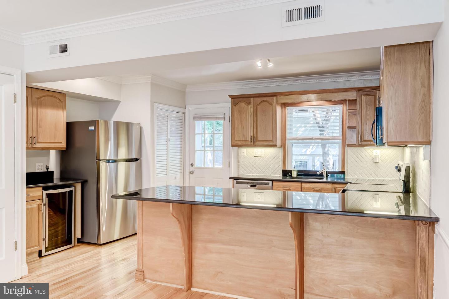 735 BERNARD ST, ALEXANDRIA, Virginia 22314, 2 Bedrooms Bedrooms, ,1 BathroomBathrooms,Residential,For sale,735 BERNARD ST,VAAX2047646 MLS # VAAX2047646