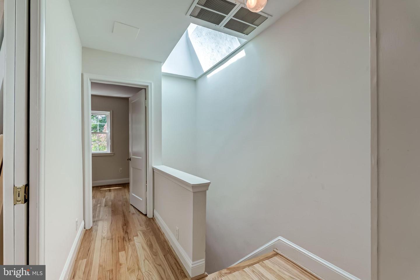 735 BERNARD ST, ALEXANDRIA, Virginia 22314, 2 Bedrooms Bedrooms, ,1 BathroomBathrooms,Residential,For sale,735 BERNARD ST,VAAX2047646 MLS # VAAX2047646