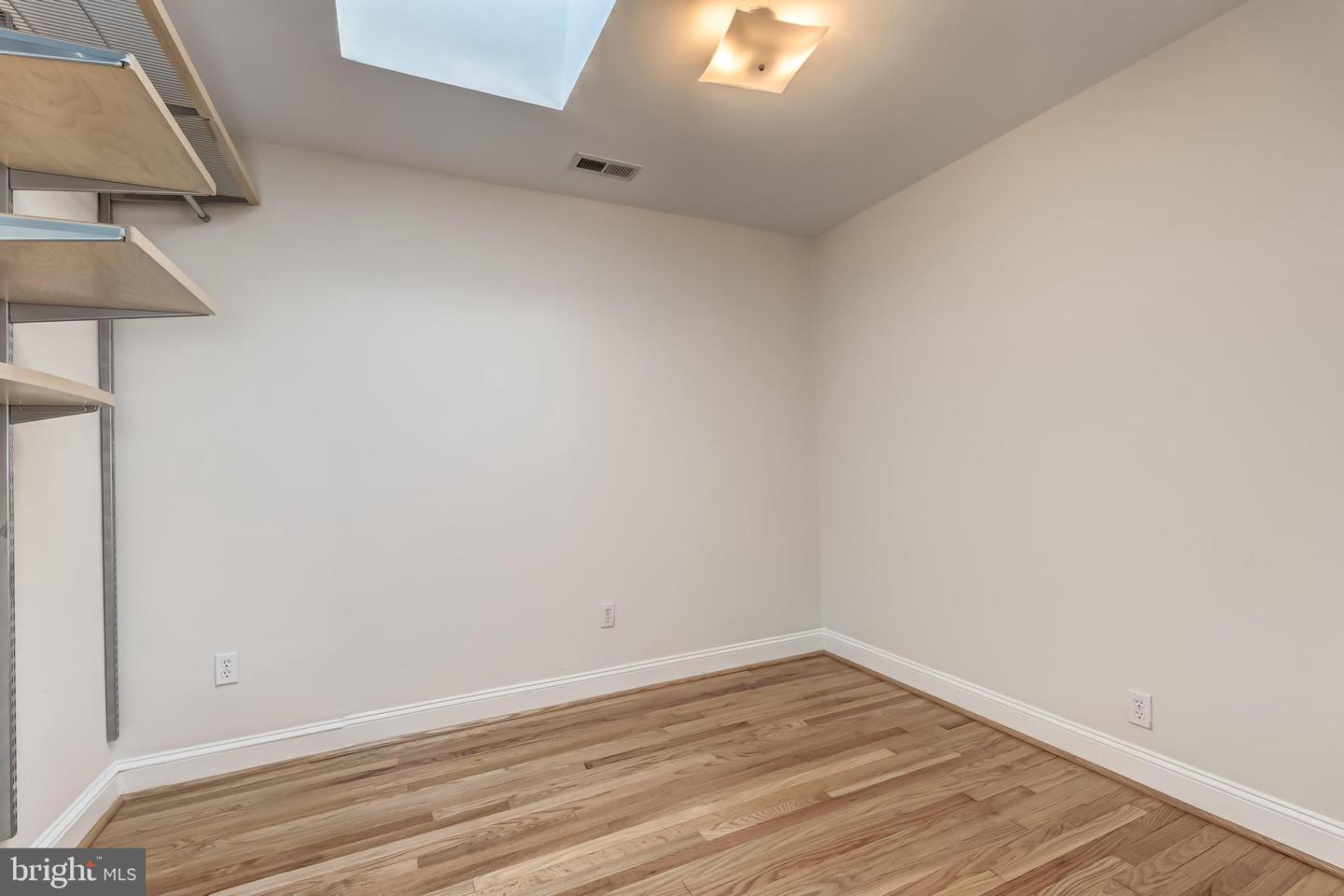 735 BERNARD ST, ALEXANDRIA, Virginia 22314, 2 Bedrooms Bedrooms, ,1 BathroomBathrooms,Residential,For sale,735 BERNARD ST,VAAX2047646 MLS # VAAX2047646