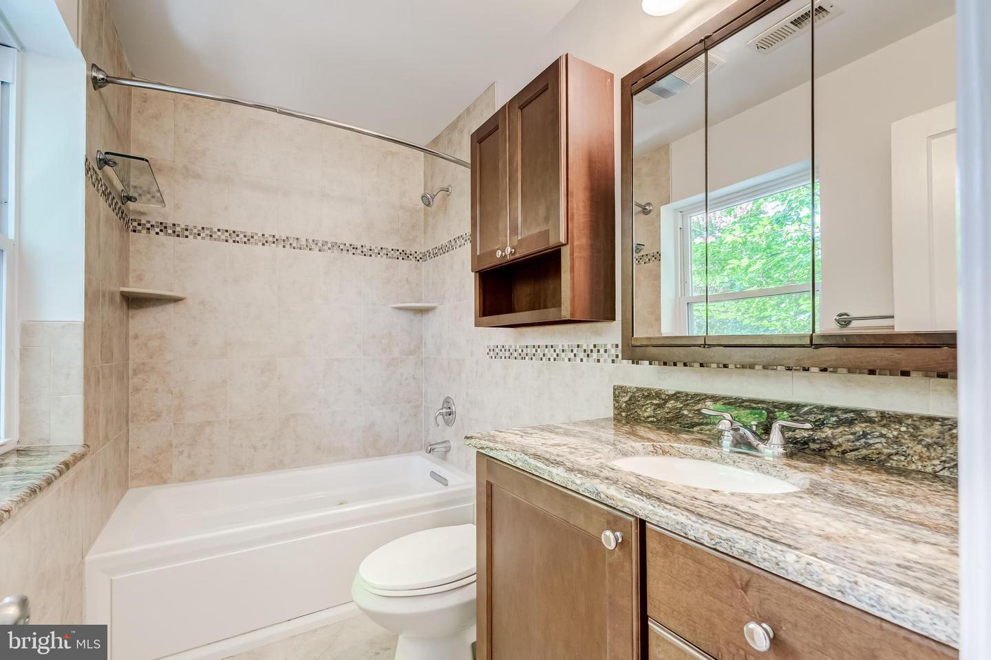 735 BERNARD ST, ALEXANDRIA, Virginia 22314, 2 Bedrooms Bedrooms, ,1 BathroomBathrooms,Residential,For sale,735 BERNARD ST,VAAX2047646 MLS # VAAX2047646