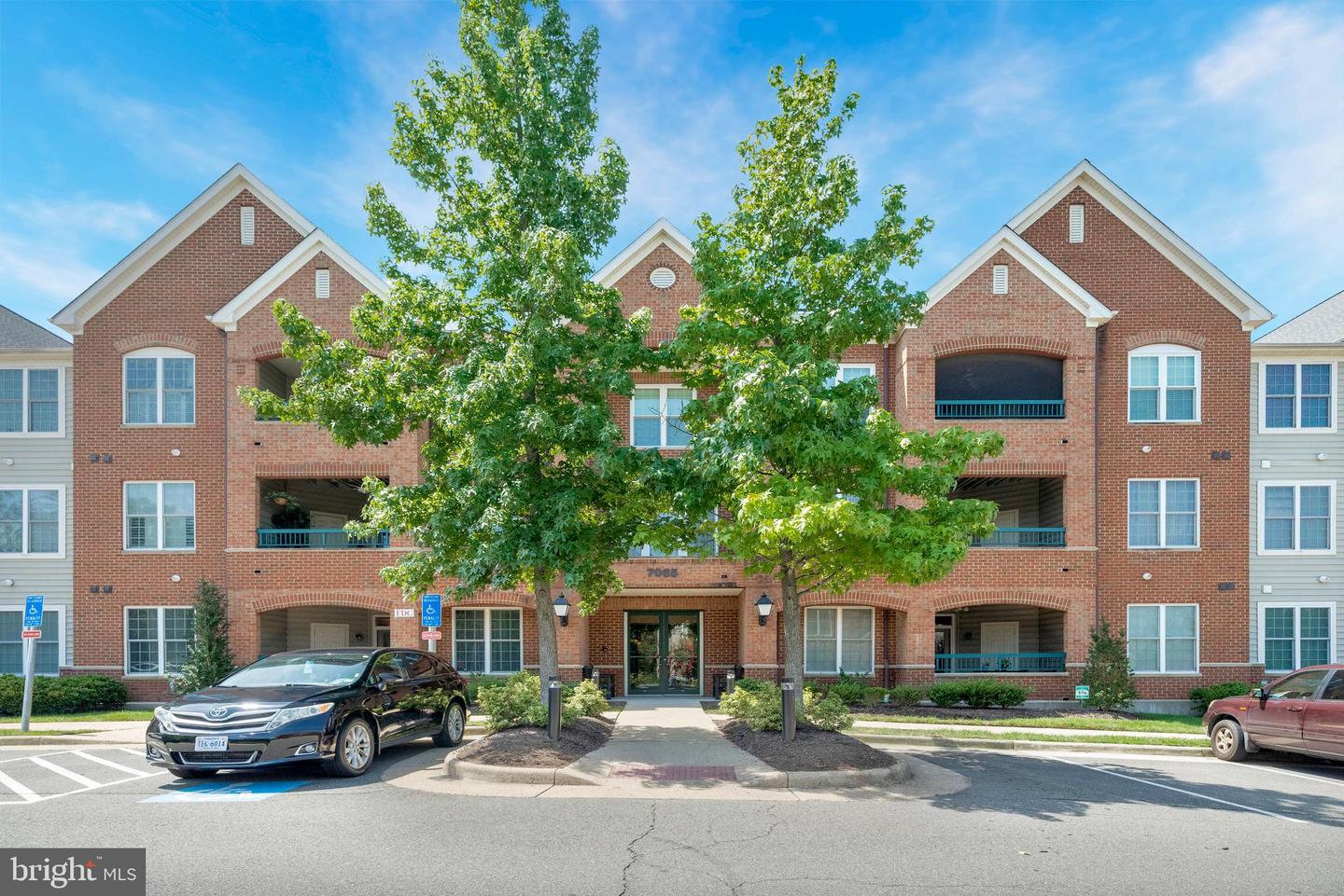 7065 HERITAGE HUNT DR #101, GAINESVILLE, Virginia 20155, 2 Bedrooms Bedrooms, ,2 BathroomsBathrooms,Residential,For sale,7065 HERITAGE HUNT DR #101,VAPW2099800 MLS # VAPW2099800