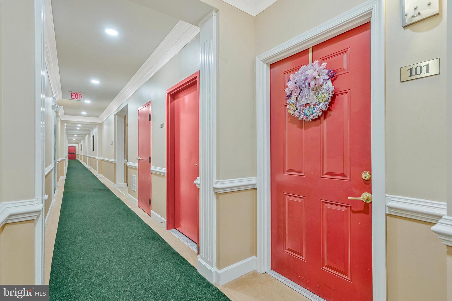 7065 HERITAGE HUNT DR #101, GAINESVILLE, Virginia 20155, 2 Bedrooms Bedrooms, ,2 BathroomsBathrooms,Residential,For sale,7065 HERITAGE HUNT DR #101,VAPW2099800 MLS # VAPW2099800