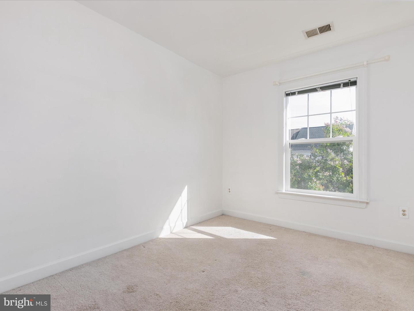 8105 RAINWATER CIR, MANASSAS, Virginia 20111, 3 Bedrooms Bedrooms, ,3 BathroomsBathrooms,Residential,For sale,8105 RAINWATER CIR,VAPW2099868 MLS # VAPW2099868