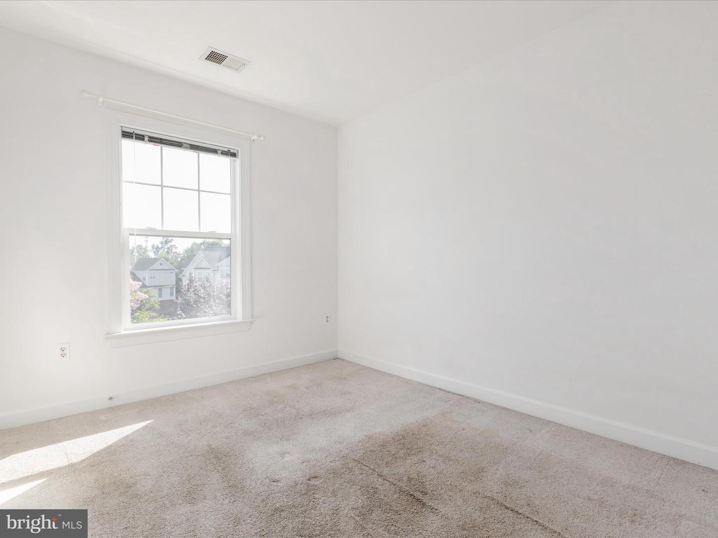 8105 RAINWATER CIR, MANASSAS, Virginia 20111, 3 Bedrooms Bedrooms, ,3 BathroomsBathrooms,Residential,For sale,8105 RAINWATER CIR,VAPW2099868 MLS # VAPW2099868