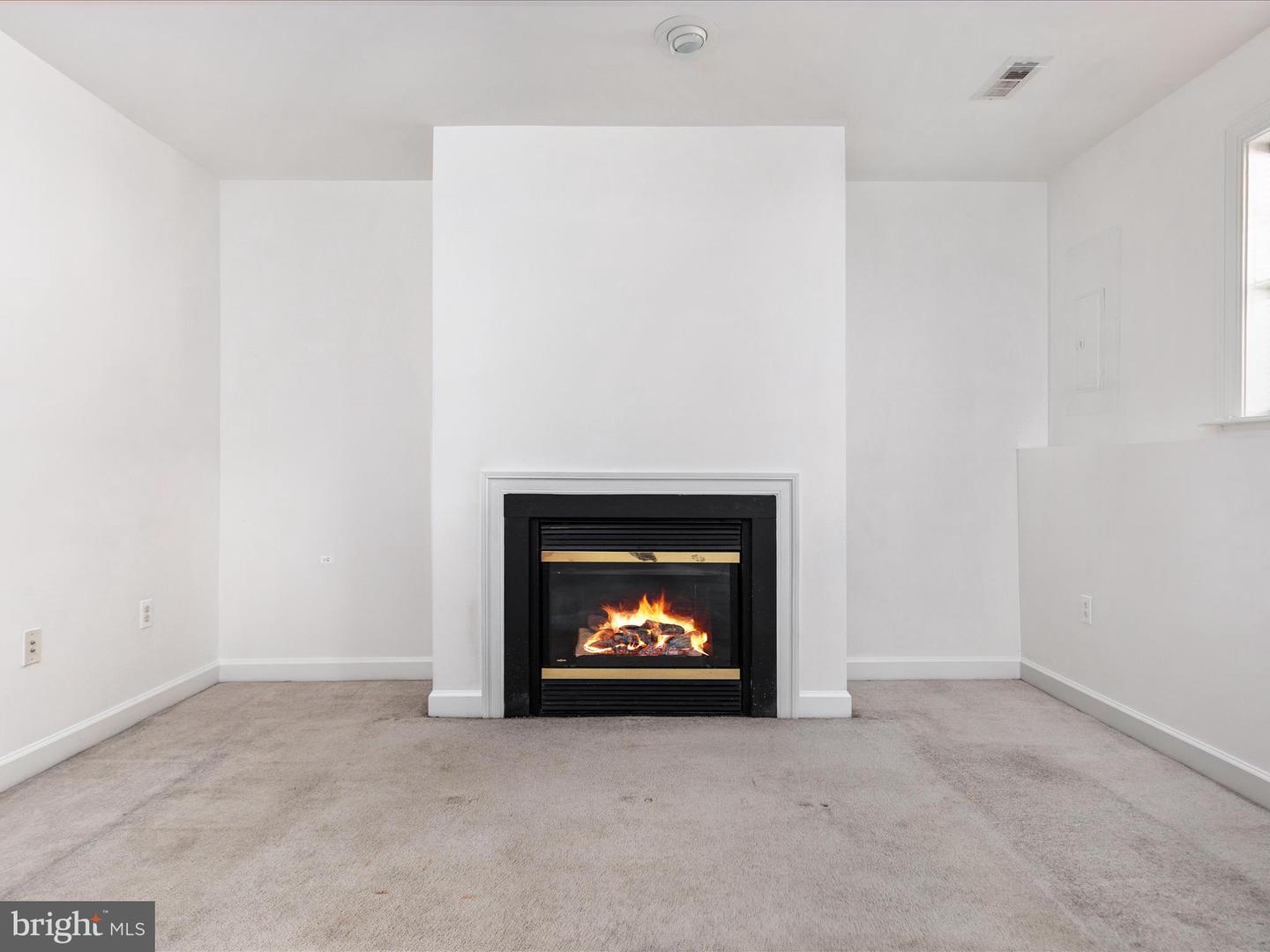 8105 RAINWATER CIR, MANASSAS, Virginia 20111, 3 Bedrooms Bedrooms, ,3 BathroomsBathrooms,Residential,For sale,8105 RAINWATER CIR,VAPW2099868 MLS # VAPW2099868