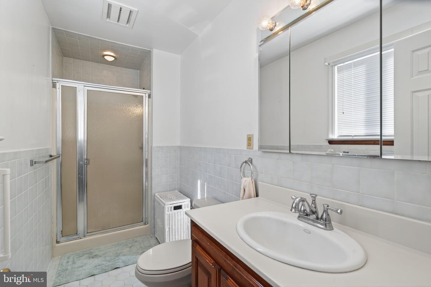 2700 SCHOOLEY DR, ALEXANDRIA, Virginia 22306, 3 Bedrooms Bedrooms, 6 Rooms Rooms,3 BathroomsBathrooms,Residential,For sale,2700 SCHOOLEY DR,VAFX2258004 MLS # VAFX2258004