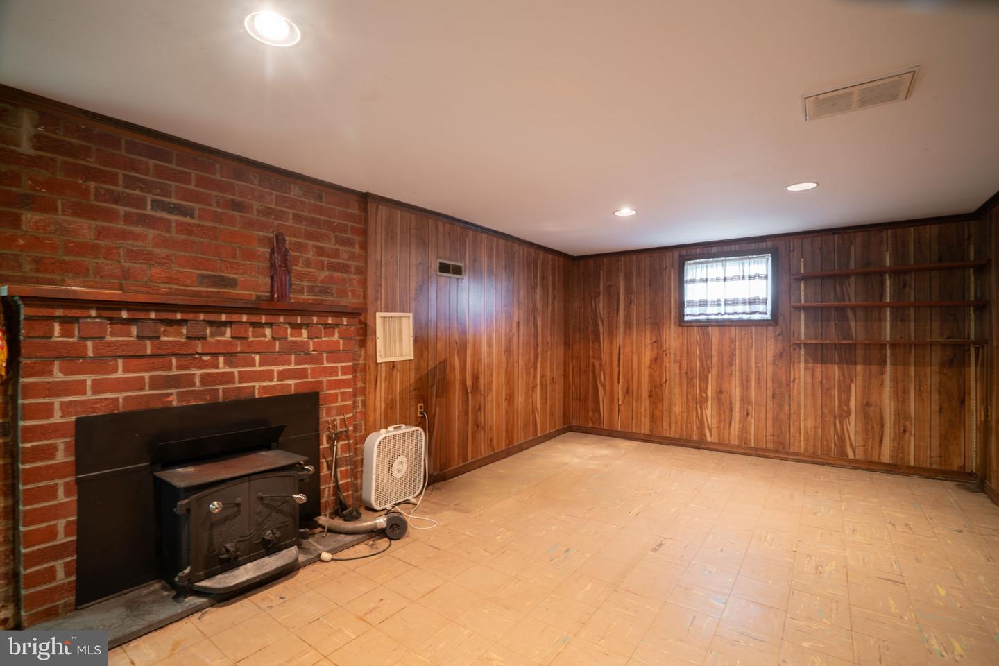 2700 SCHOOLEY DR, ALEXANDRIA, Virginia 22306, 3 Bedrooms Bedrooms, 6 Rooms Rooms,3 BathroomsBathrooms,Residential,For sale,2700 SCHOOLEY DR,VAFX2258004 MLS # VAFX2258004