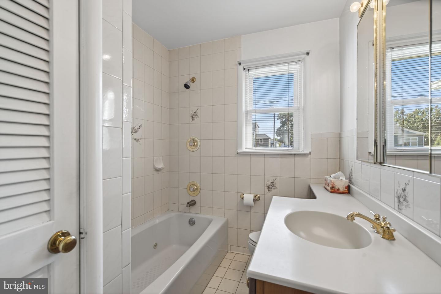2700 SCHOOLEY DR, ALEXANDRIA, Virginia 22306, 3 Bedrooms Bedrooms, 6 Rooms Rooms,3 BathroomsBathrooms,Residential,For sale,2700 SCHOOLEY DR,VAFX2258004 MLS # VAFX2258004