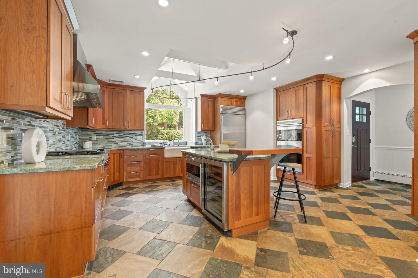 6611 DEARBORN DR, FALLS CHURCH, Virginia 22044, 5 Bedrooms Bedrooms, ,3 BathroomsBathrooms,Residential,For sale,6611 DEARBORN DR,VAFX2258200 MLS # VAFX2258200