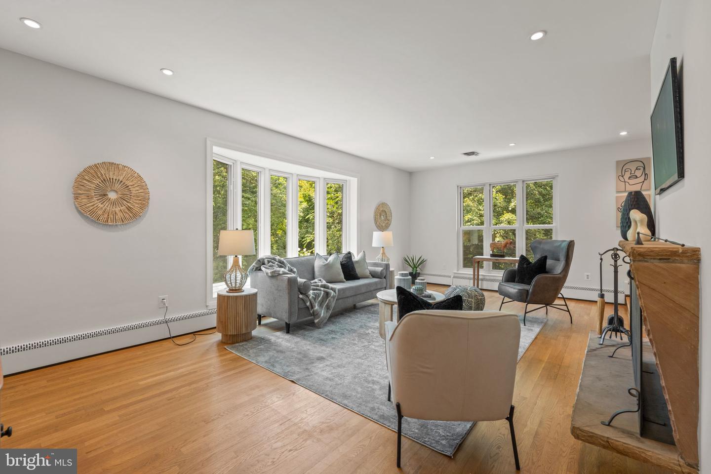 6611 DEARBORN DR, FALLS CHURCH, Virginia 22044, 5 Bedrooms Bedrooms, ,3 BathroomsBathrooms,Residential,For sale,6611 DEARBORN DR,VAFX2258200 MLS # VAFX2258200