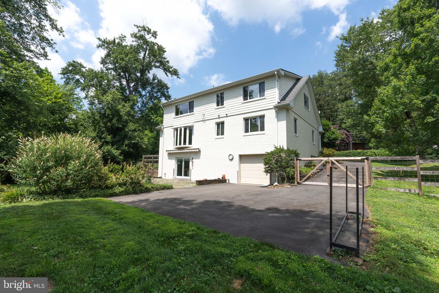 6611 DEARBORN DR, FALLS CHURCH, Virginia 22044, 5 Bedrooms Bedrooms, ,3 BathroomsBathrooms,Residential,For sale,6611 DEARBORN DR,VAFX2258200 MLS # VAFX2258200