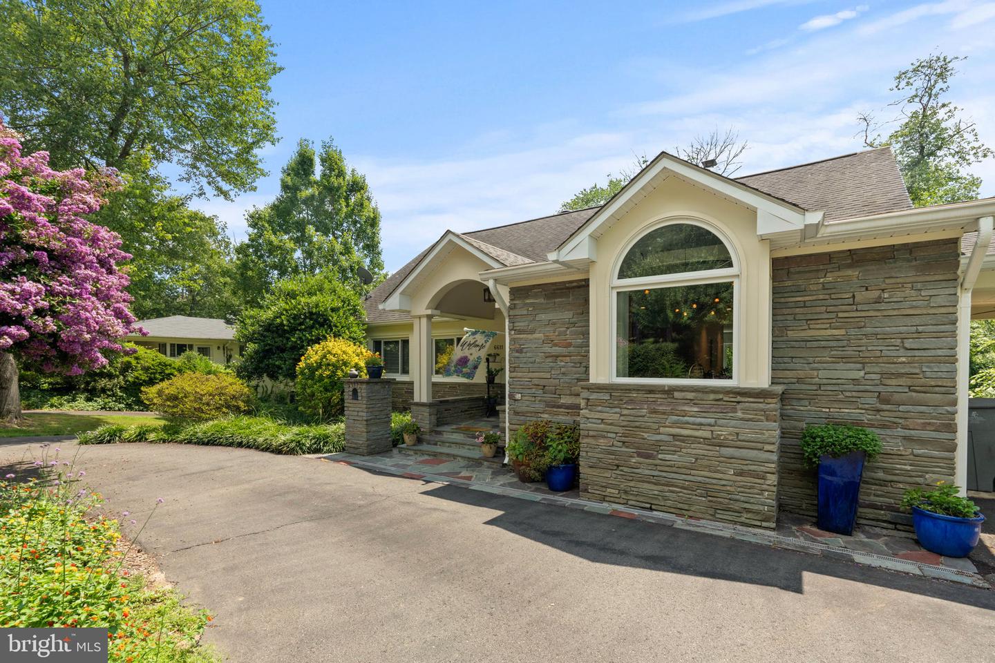6611 DEARBORN DR, FALLS CHURCH, Virginia 22044, 5 Bedrooms Bedrooms, ,3 BathroomsBathrooms,Residential,For sale,6611 DEARBORN DR,VAFX2258200 MLS # VAFX2258200