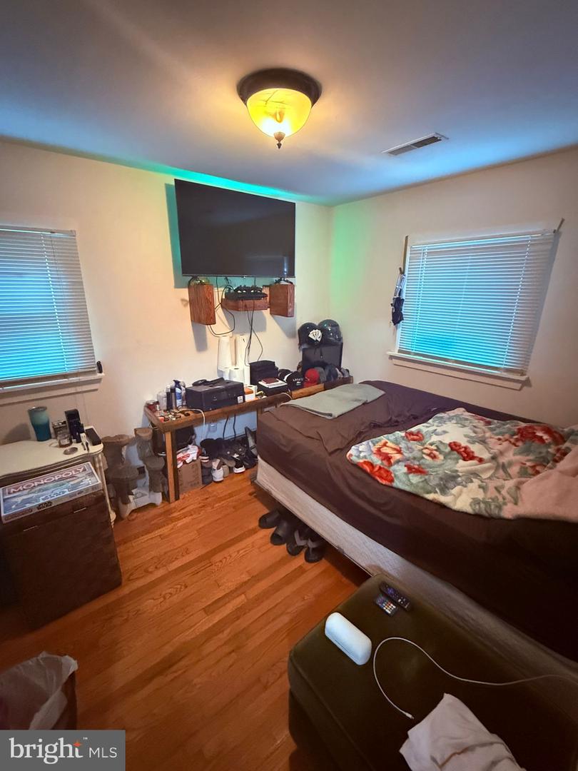 18318 SHARON RD, TRIANGLE, Virginia 22172, 3 Bedrooms Bedrooms, ,2 BathroomsBathrooms,Residential,For sale,18318 SHARON RD,VAPW2100266 MLS # VAPW2100266