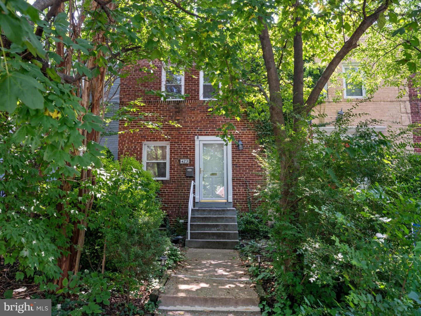 423 MT VERNON AVE, ALEXANDRIA, Virginia 22301, 2 Bedrooms Bedrooms, ,2 BathroomsBathrooms,Residential,For sale,423 MT VERNON AVE,VAAX2048034 MLS # VAAX2048034