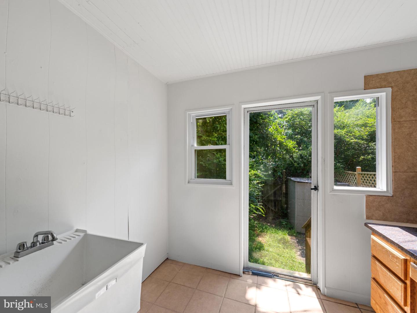 423 MT VERNON AVE, ALEXANDRIA, Virginia 22301, 2 Bedrooms Bedrooms, ,2 BathroomsBathrooms,Residential,For sale,423 MT VERNON AVE,VAAX2048034 MLS # VAAX2048034