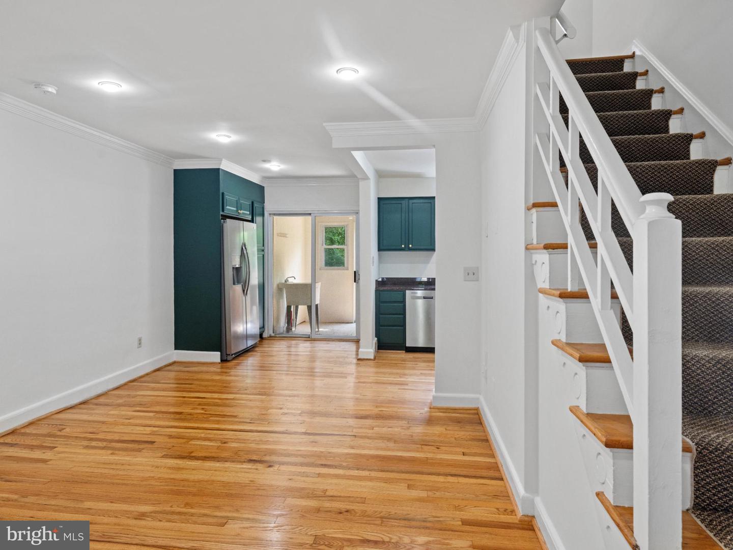 423 MT VERNON AVE, ALEXANDRIA, Virginia 22301, 2 Bedrooms Bedrooms, ,2 BathroomsBathrooms,Residential,For sale,423 MT VERNON AVE,VAAX2048034 MLS # VAAX2048034