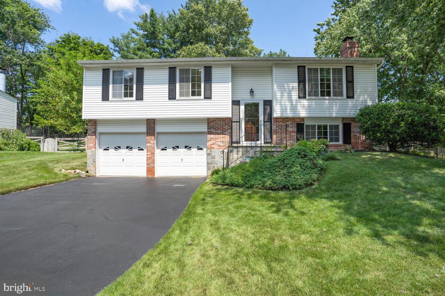 12793 BRADWELL RD, HERNDON, Virginia 20171, 3 Bedrooms Bedrooms, 12 Rooms Rooms,2 BathroomsBathrooms,Residential,For sale,12793 BRADWELL RD,VAFX2258396 MLS # VAFX2258396