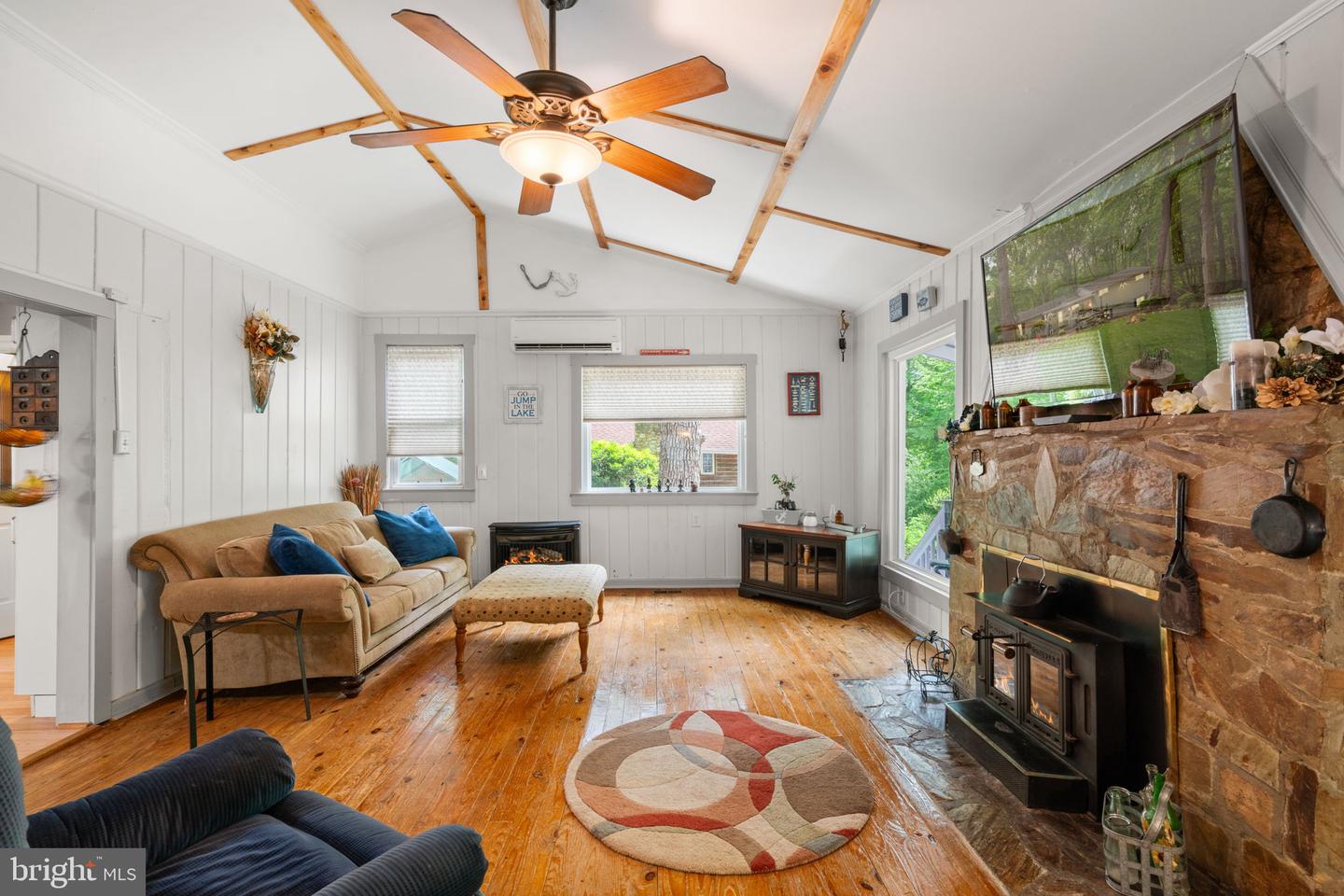11974 MENTE RD, MANASSAS, Virginia 20112, 4 Bedrooms Bedrooms, ,2 BathroomsBathrooms,Residential,For sale,11974 MENTE RD,VAPW2100368 MLS # VAPW2100368