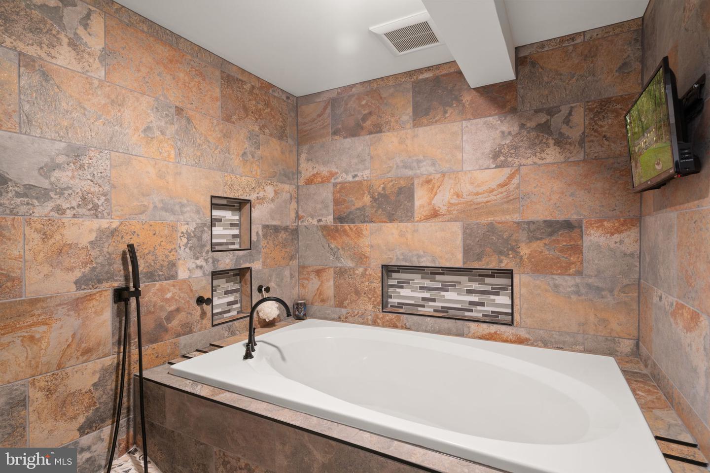 11974 MENTE RD, MANASSAS, Virginia 20112, 4 Bedrooms Bedrooms, ,2 BathroomsBathrooms,Residential,For sale,11974 MENTE RD,VAPW2100368 MLS # VAPW2100368