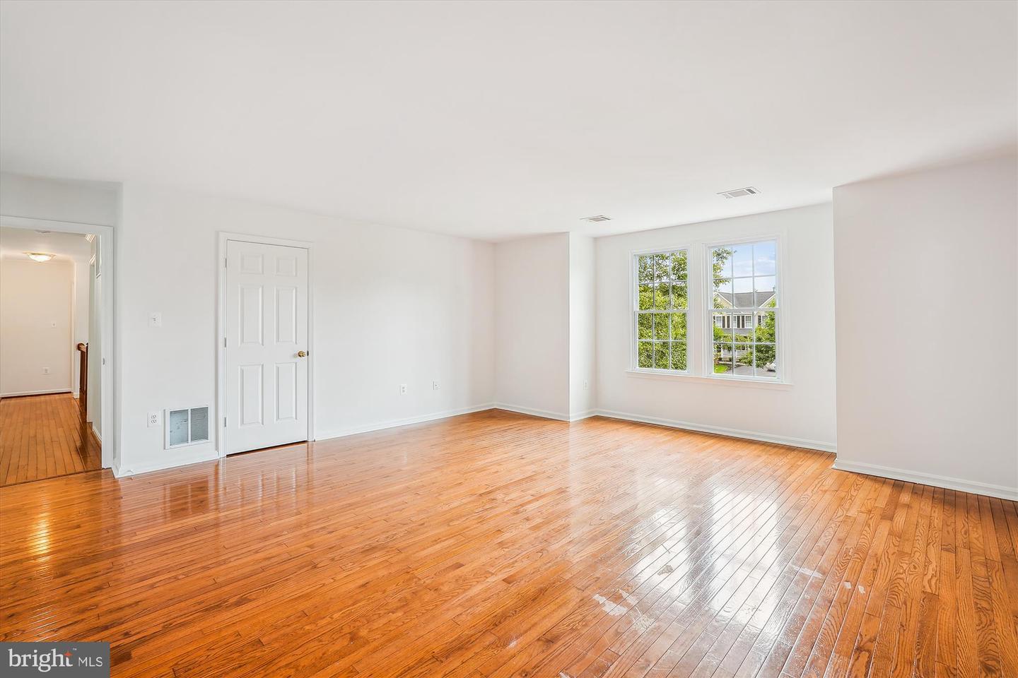42924 MAPLEGROVE CT, ASHBURN, Virginia 20147, 5 Bedrooms Bedrooms, ,3 BathroomsBathrooms,Residential,For sale,42924 MAPLEGROVE CT,VALO2103488 MLS # VALO2103488