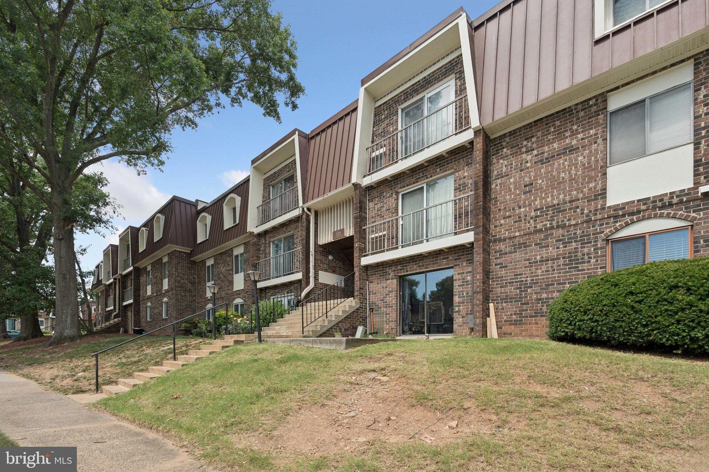 221 N EMORY DR #4, STERLING, Virginia 20164, 3 Bedrooms Bedrooms, 5 Rooms Rooms,2 BathroomsBathrooms,Residential,For sale,221 N EMORY DR #4,VALO2103526 MLS # VALO2103526