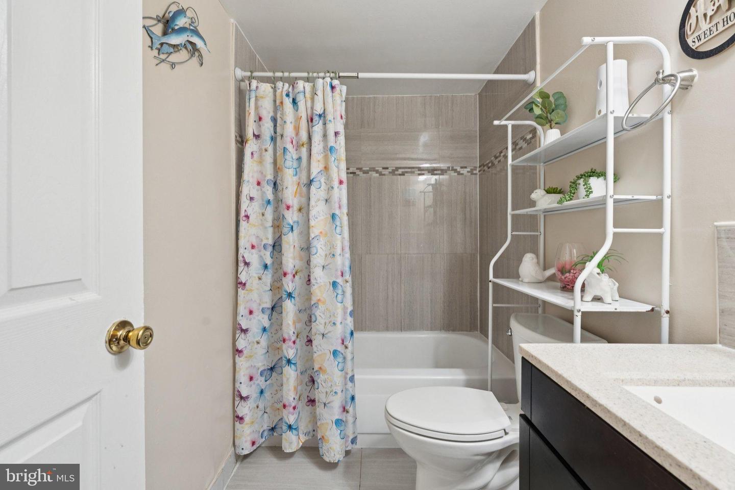 221 N EMORY DR #4, STERLING, Virginia 20164, 3 Bedrooms Bedrooms, 5 Rooms Rooms,2 BathroomsBathrooms,Residential,For sale,221 N EMORY DR #4,VALO2103526 MLS # VALO2103526