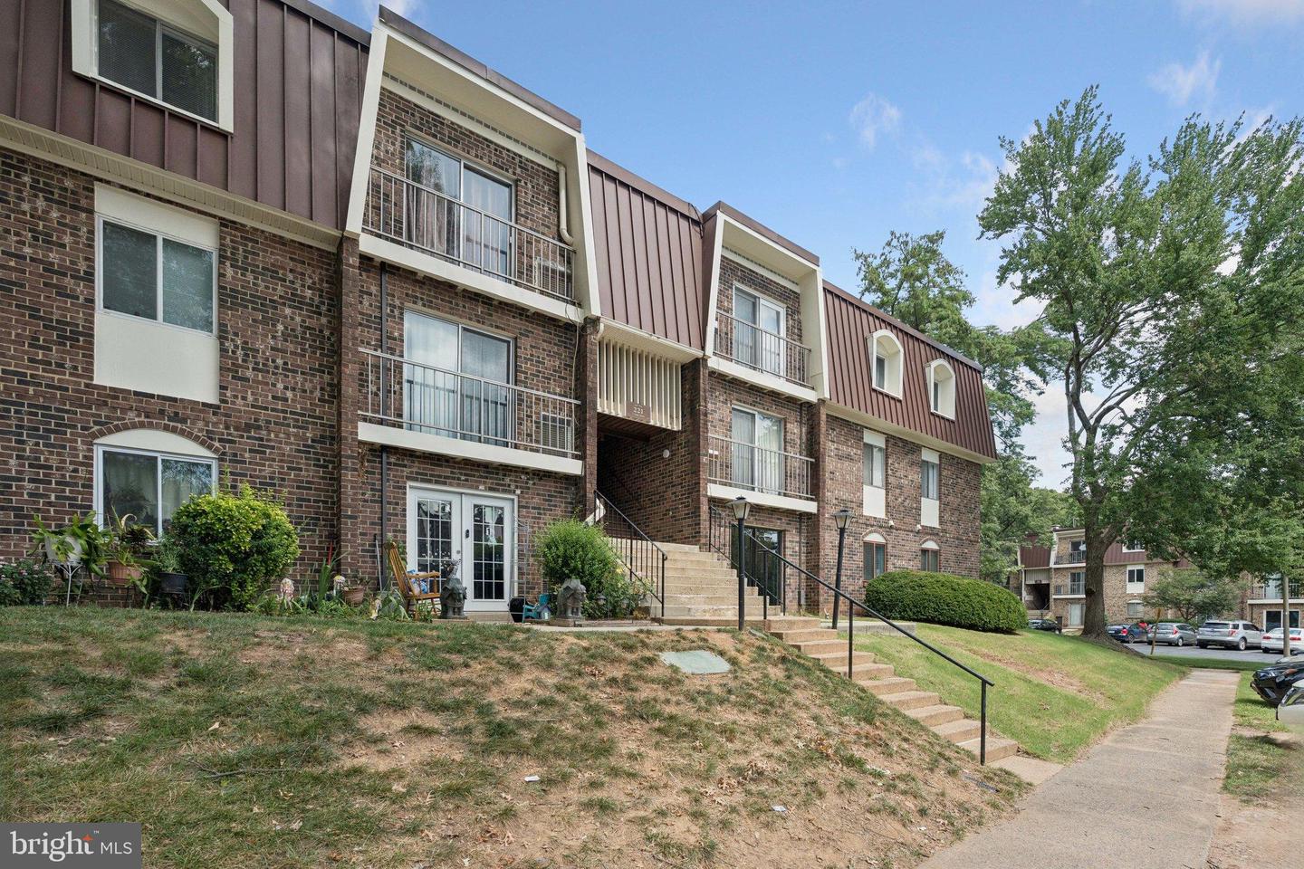 221 N EMORY DR #4, STERLING, Virginia 20164, 3 Bedrooms Bedrooms, 5 Rooms Rooms,2 BathroomsBathrooms,Residential,For sale,221 N EMORY DR #4,VALO2103526 MLS # VALO2103526