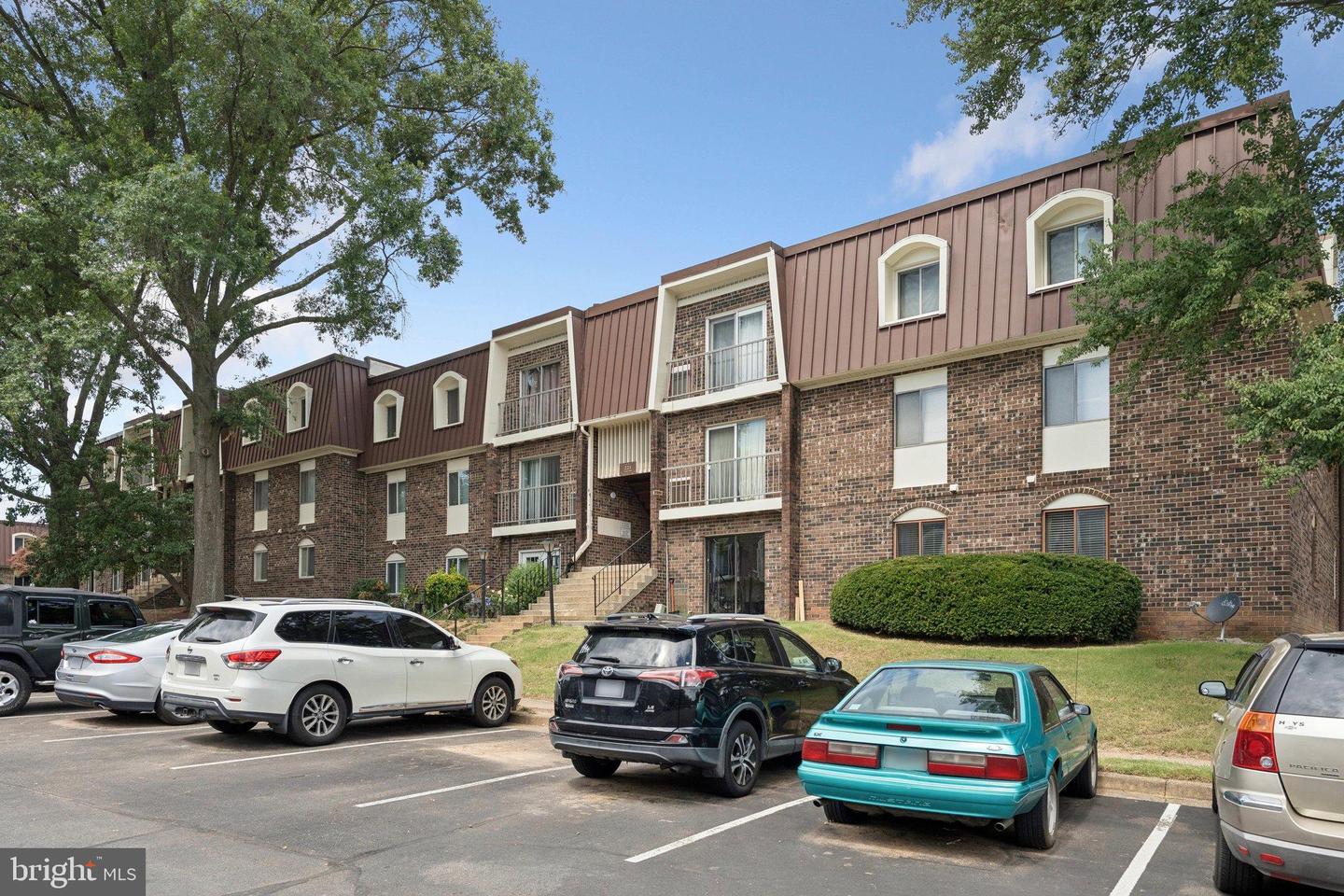 221 N EMORY DR #4, STERLING, Virginia 20164, 3 Bedrooms Bedrooms, 5 Rooms Rooms,2 BathroomsBathrooms,Residential,For sale,221 N EMORY DR #4,VALO2103526 MLS # VALO2103526