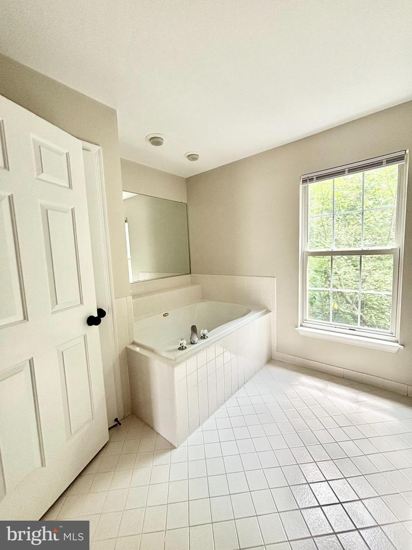 5 YORKSHIRE CT, STAFFORD, Virginia 22554, 4 Bedrooms Bedrooms, ,2 BathroomsBathrooms,Residential,For sale,5 YORKSHIRE CT,VAST2041316 MLS # VAST2041316