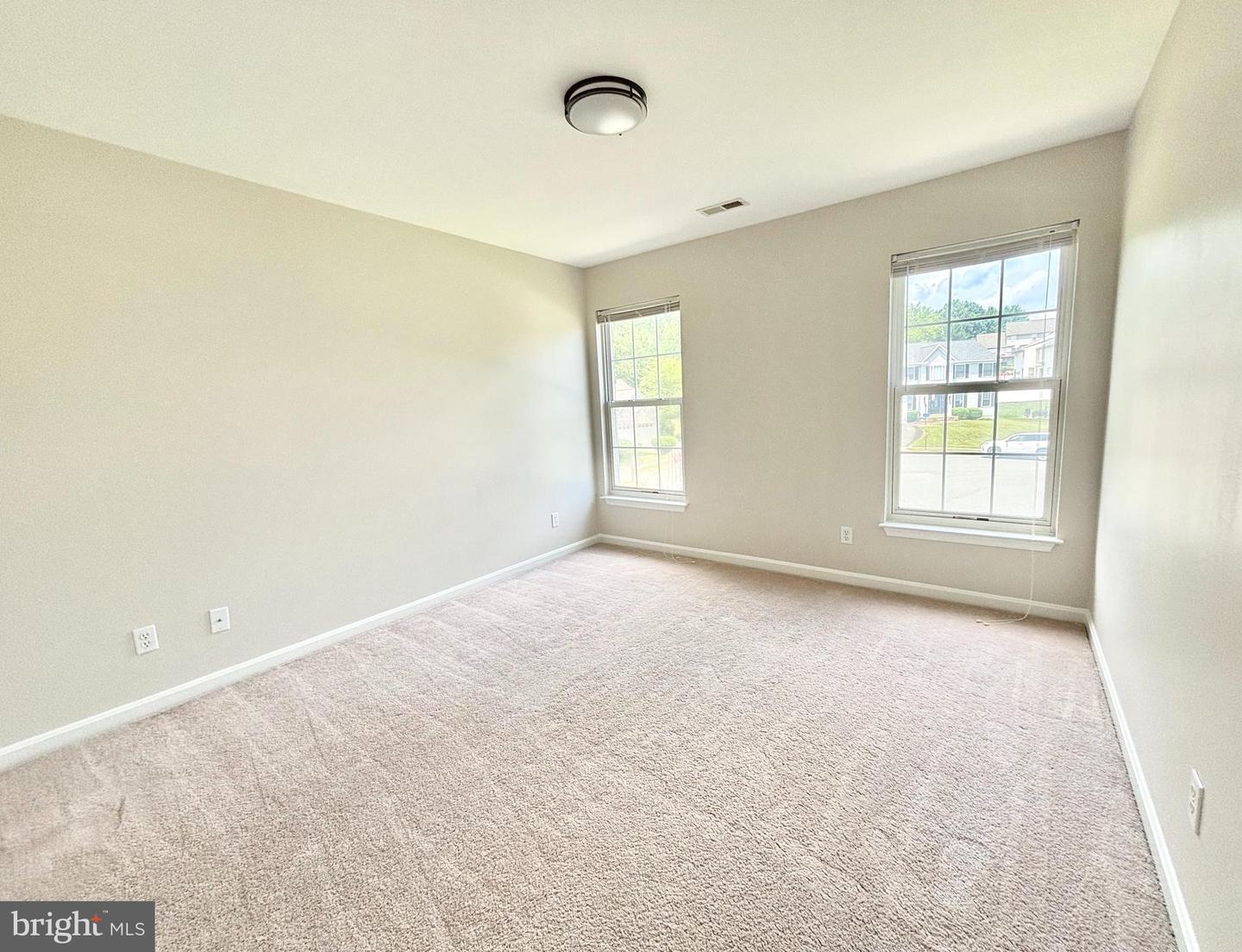5 YORKSHIRE CT, STAFFORD, Virginia 22554, 4 Bedrooms Bedrooms, ,2 BathroomsBathrooms,Residential,For sale,5 YORKSHIRE CT,VAST2041316 MLS # VAST2041316
