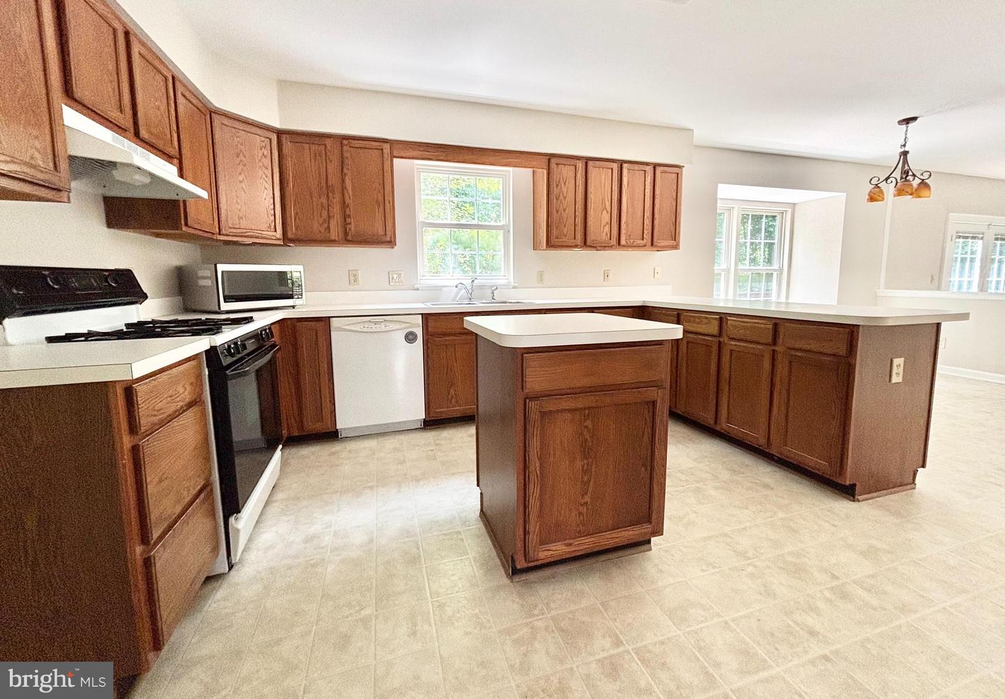 5 YORKSHIRE CT, STAFFORD, Virginia 22554, 4 Bedrooms Bedrooms, ,2 BathroomsBathrooms,Residential,For sale,5 YORKSHIRE CT,VAST2041316 MLS # VAST2041316