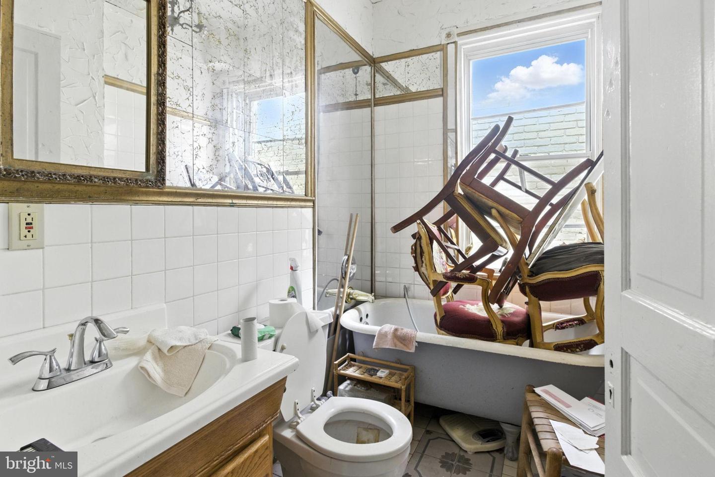 511 F ST NE, WASHINGTON, District Of Columbia 20002, 3 Bedrooms Bedrooms, ,2 BathroomsBathrooms,Residential,For sale,511 F ST NE,DCDC2212912 MLS # DCDC2212912