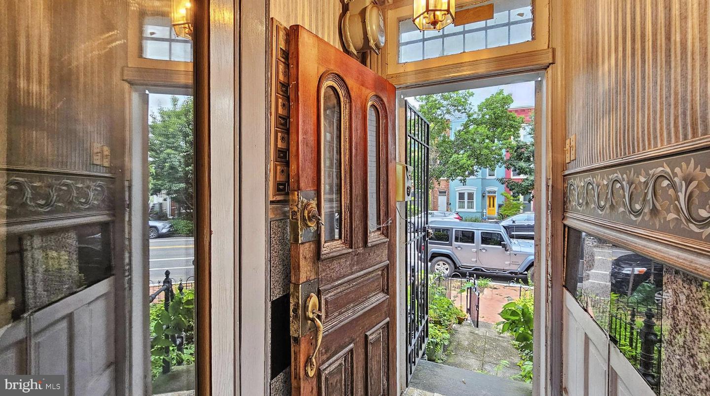 511 F ST NE, WASHINGTON, District Of Columbia 20002, 3 Bedrooms Bedrooms, ,2 BathroomsBathrooms,Residential,For sale,511 F ST NE,DCDC2212912 MLS # DCDC2212912