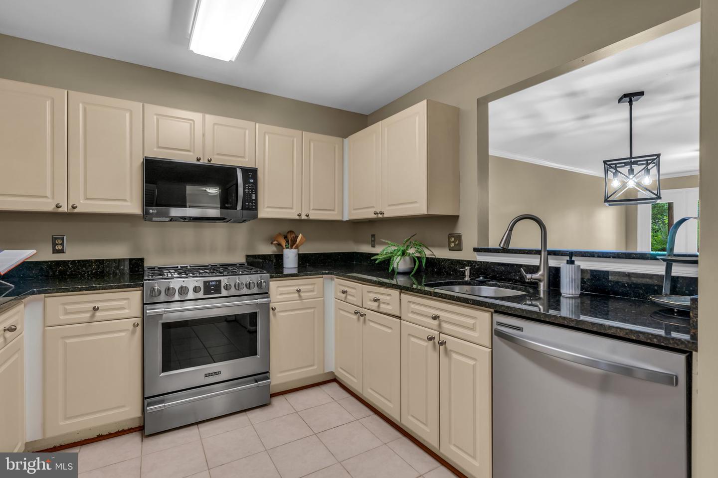 20593 CORNSTALK TER #101, ASHBURN, Virginia 20147, 1 Bedroom Bedrooms, ,1 BathroomBathrooms,Residential,For sale,20593 CORNSTALK TER #101,VALO2103540 MLS # VALO2103540