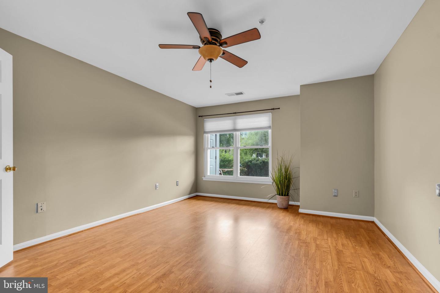 20593 CORNSTALK TER #101, ASHBURN, Virginia 20147, 1 Bedroom Bedrooms, ,1 BathroomBathrooms,Residential,For sale,20593 CORNSTALK TER #101,VALO2103540 MLS # VALO2103540