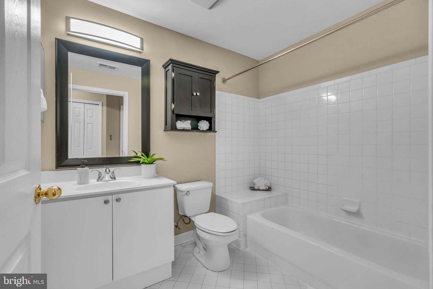20593 CORNSTALK TER #101, ASHBURN, Virginia 20147, 1 Bedroom Bedrooms, ,1 BathroomBathrooms,Residential,For sale,20593 CORNSTALK TER #101,VALO2103540 MLS # VALO2103540