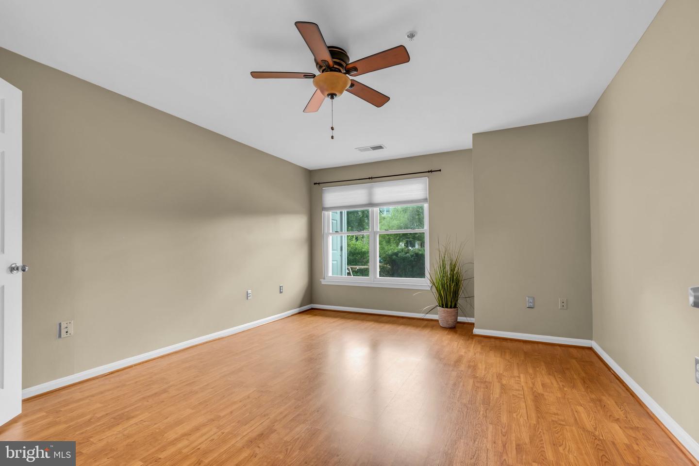 20593 CORNSTALK TER #101, ASHBURN, Virginia 20147, 1 Bedroom Bedrooms, ,1 BathroomBathrooms,Residential,For sale,20593 CORNSTALK TER #101,VALO2103540 MLS # VALO2103540